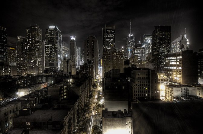 800px-New_York_City_at_night_HDR