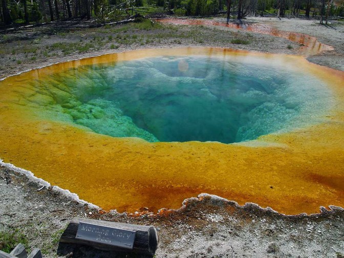morning-glory-pool-yellowstone-national-park-wyoming