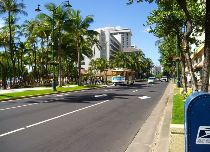 Waikiki_street