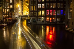 to show the canal again for best things to do in amsterdam 